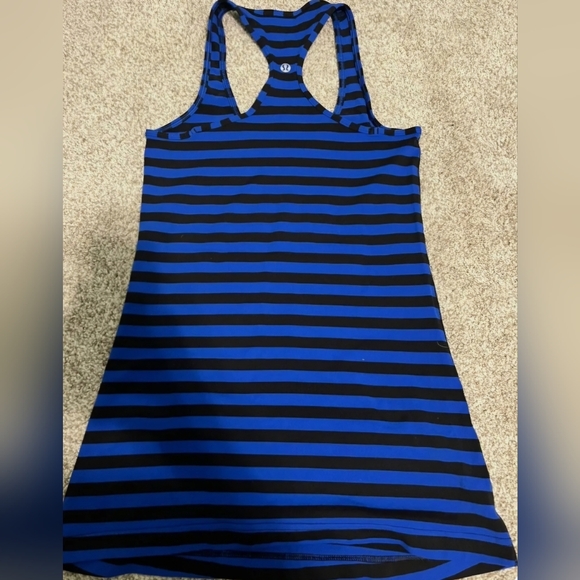 Lululemon (4) Racerback - Picture 3 of 5